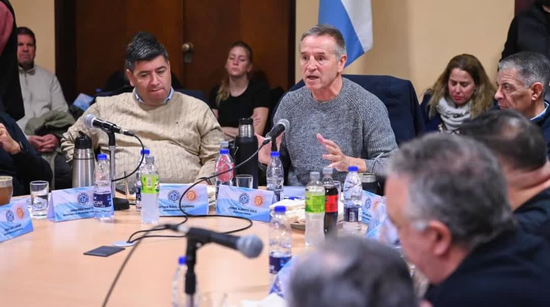 Reuni�n de la mesa chica de la CGT en la sede de la UOCRA